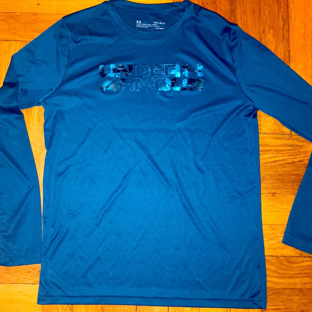 Boy’s Under Armour Long sleeved top